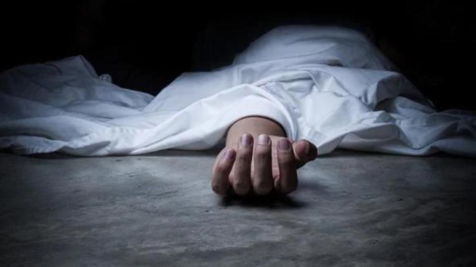 කුකුළාට ඇති බයෙන් නැවතුණ ළමා ජීවිතය කුකුළාට ඇති බයෙන් නැවතුණ ළමා ජීවිතය