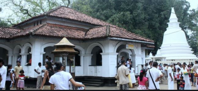 නවගමුව පත්තිනි දේවාලය අද සිට වැසේ