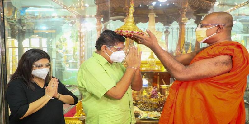 සජිත්ට සහ බිරිඳට සුවයි සජිත්ට සහ බිරිඳට සුවයි
