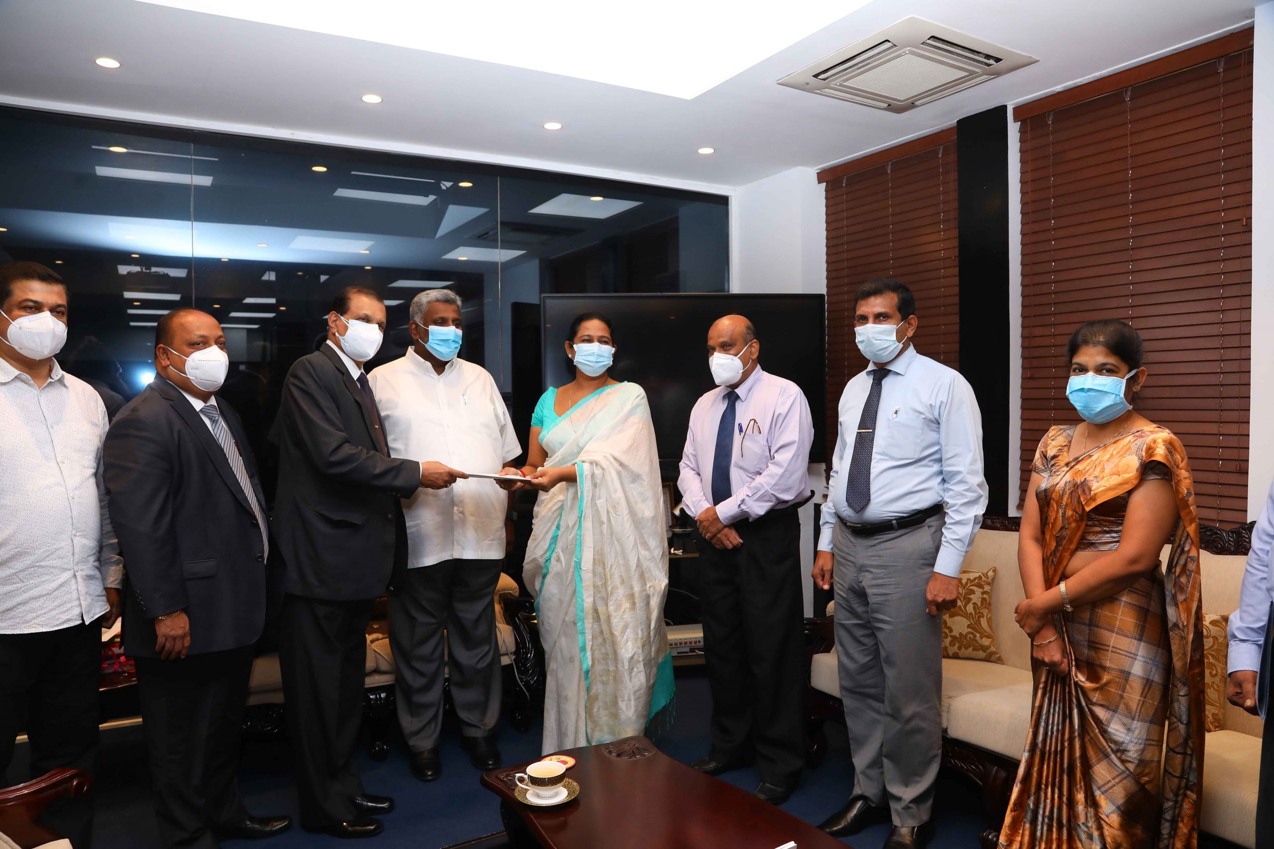 මිනුවන්ගොඩ කොවිඩ් රෝහලට රුපියල් කෝටියක් මිනුවන්ගොඩ කොවිඩ් රෝහලට රුපියල් කෝටියක්