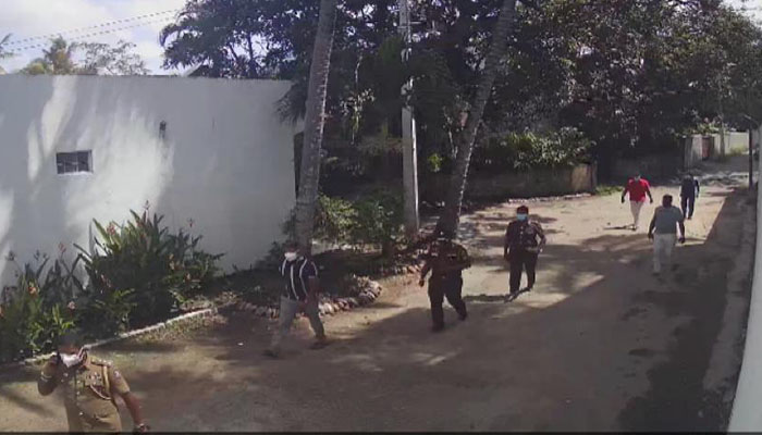 හරීන් ප්‍රනාන්දුගේ නිවසට ‘පොලිසිය පැමිණෙන’ CCTV දර්ශන (VIDEO)