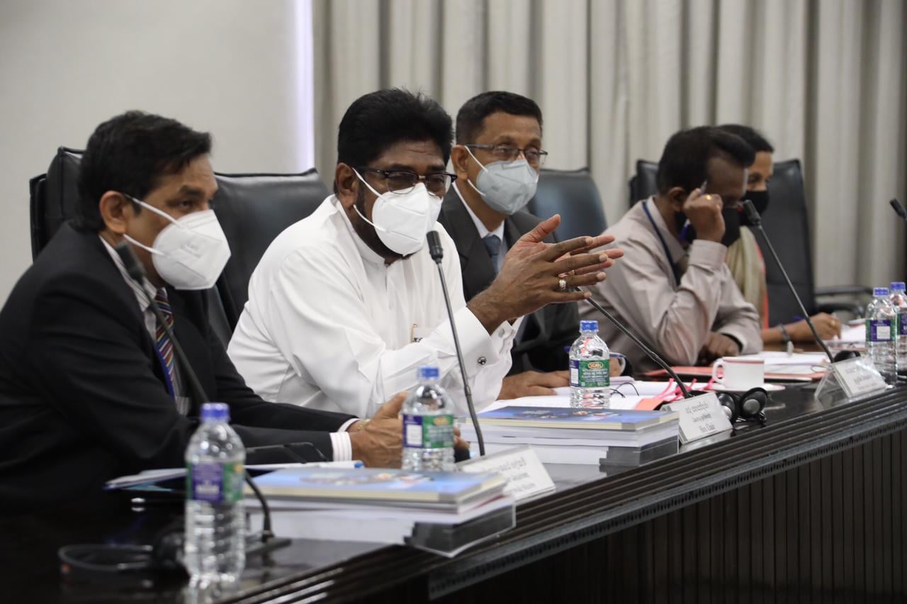 විදේශීය ටෙලි නාට්ය හා චිත්රපට මෙරට මාධ්ය තුළ විකාශයේදී අය කරන බද්ද ඉහළට? විදේශීය ටෙලි නාට්ය හා චිත්රපට මෙරට මාධ්ය තුළ විකාශයේදී අය කරන බද්ද ඉහළට?