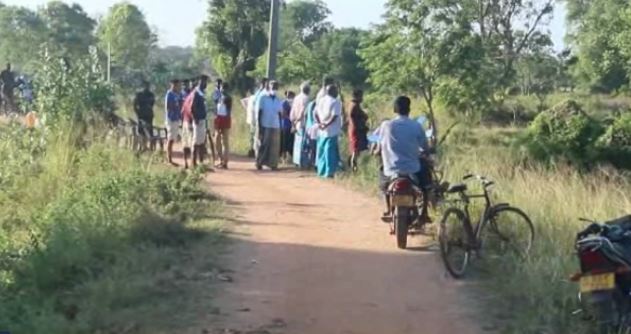බිරිඳව ඝාතනය කර සැමියාත් ගෙල වැලලාගෙන (VIDEO) බිරිඳව ඝාතනය කර සැමියාත් ගෙල වැලලාගෙන (VIDEO)