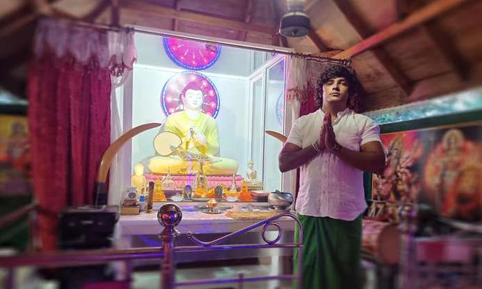 දෙදෙනෙකුට ඇණ ගැසූ කපුවා ‘කටු ඉඹුල් මුගුරක් ද සමග ‘ පොලිසියේ (PHOTO) දෙදෙනෙකුට ඇණ ගැසූ කපුවා ‘කටු ඉඹුල් මුගුරක් ද සමග ‘ පොලිසියේ (PHOTO)