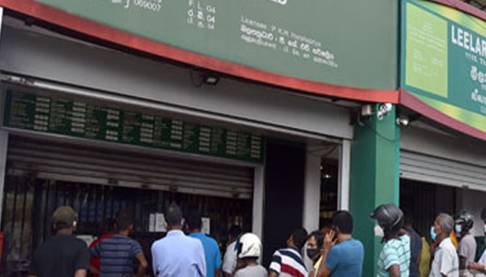 සුරාසැල් විවෘතකිරීම නිසා ‘පාසල් විවෘත කිරීමට’ ඇති වන බලපෑම(VIDEO) සුරාසැල් විවෘතකිරීම නිසා ‘පාසල් විවෘත කිරීමට’ ඇති වන බලපෑම(VIDEO)