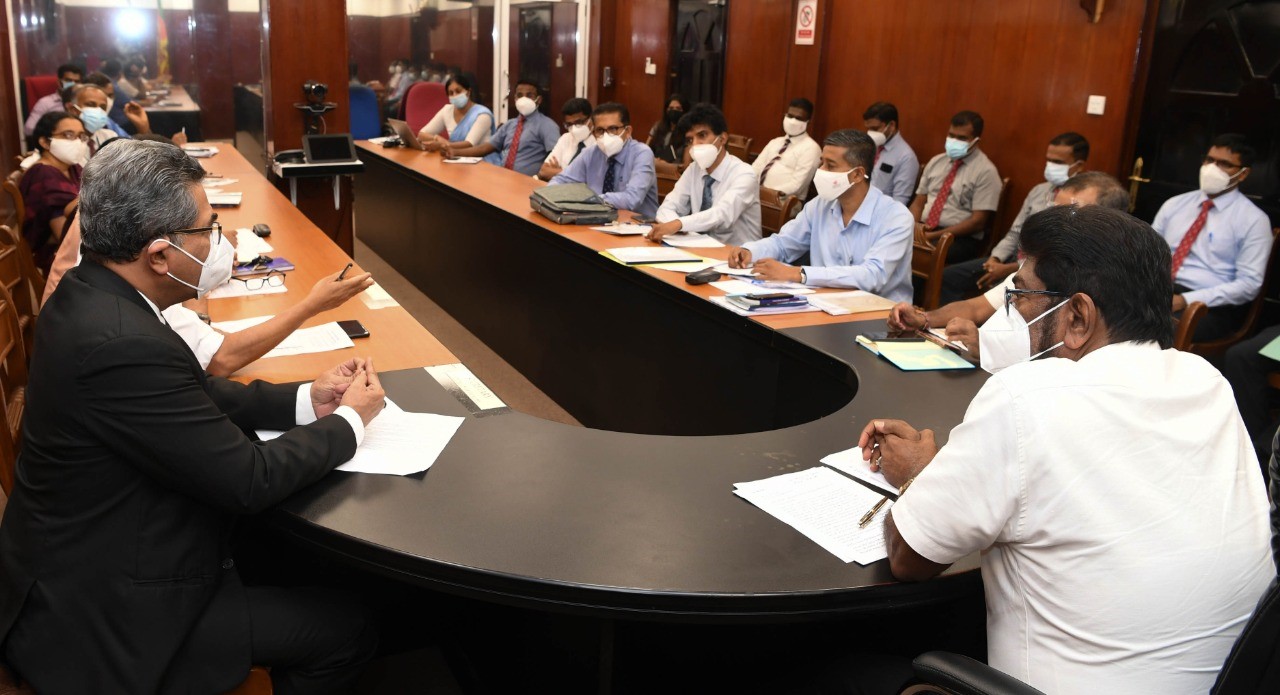 කඩිනමින් පාසල් ආරම්භ කිරීමට අවධානය