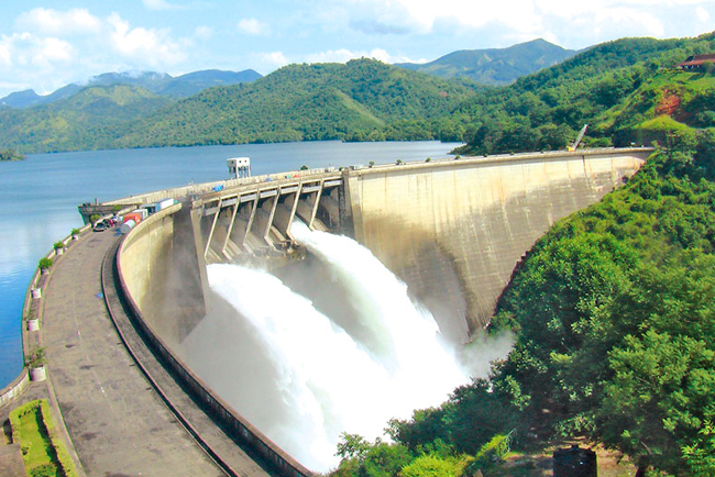 වික්ටෝරියා ජලාශයේ වේල්ල අසළ පිටාර මට්ටමේ පවත්වාගෙන ගිය හුණුගල් කොරි ඉවත් කෙරේ වික්ටෝරියා ජලාශයේ වේල්ල අසළ පිටාර මට්ටමේ පවත්වාගෙන ගිය හුණුගල් කොරි ඉවත් කෙරේ