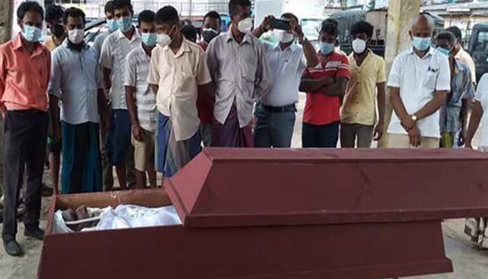 මැදගම නගරයේ ‘අසරණව මියගිය’ ප්රසිද්ධ මැණික් ව්යාපාරිකයා (PHOTOS) මැදගම නගරයේ ‘අසරණව මියගිය’ ප්රසිද්ධ මැණික් ව්යාපාරිකයා (PHOTOS)