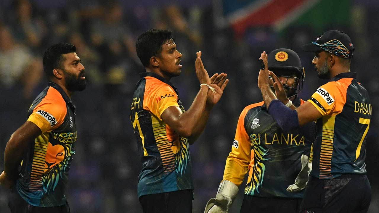 කාසියේ වාසිය දිනූ අයර්ලන්ත කණ්ඩායම ශ්‍රී ලංකාවට එරෙහිව පළමුව පන්දු යැවීමට තීරණය කරයි