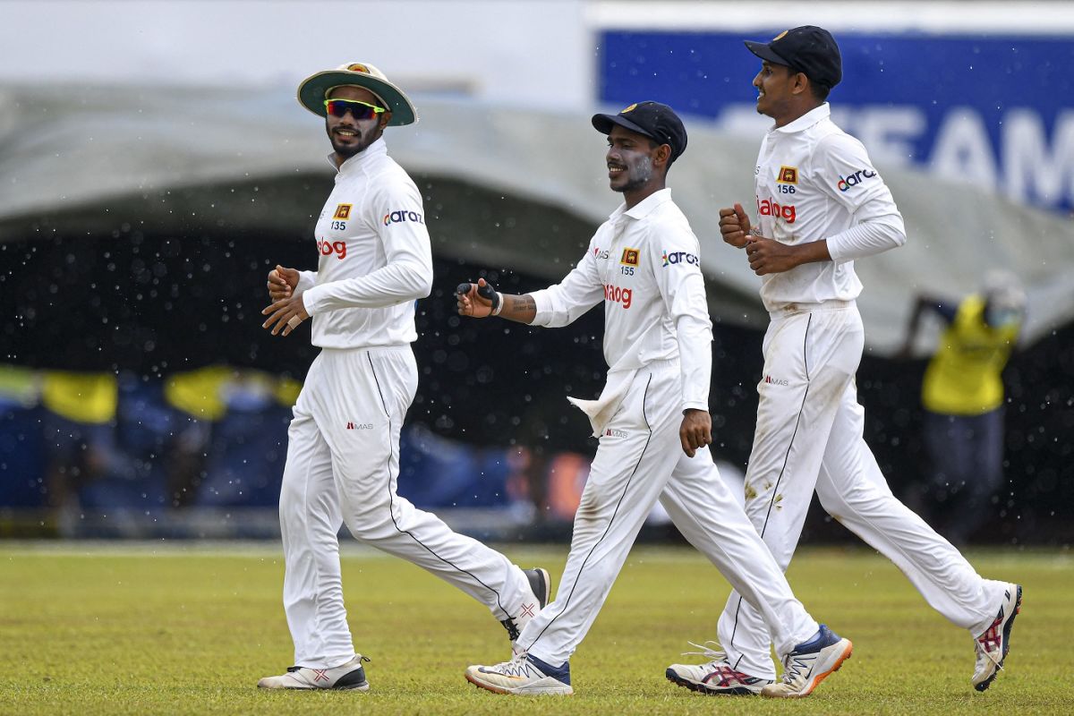 ශ්‍රී ලංකාව ඉනිම අත්හිටුවයි – කොදෙව්වන්ට 348ක ඉලක්කයක්(Update)