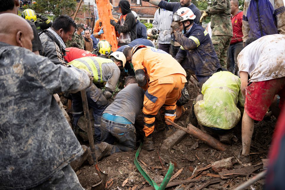 කොලොම්බියාවේ සිදු වූ නාය යාමකින් 14 දෙනෙකු ජීවිතක්ෂයට