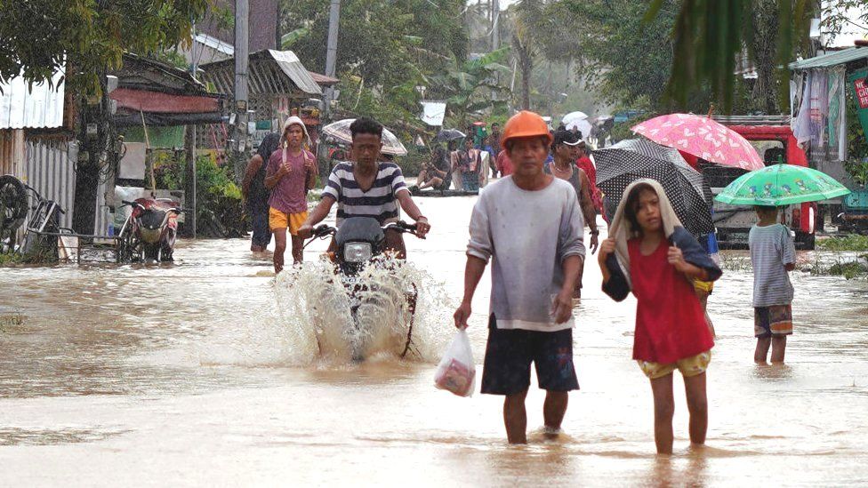 පිලිපීනයේ ගංවතුරෙන් 25 දෙනෙක් ජීවිතක්ෂයට