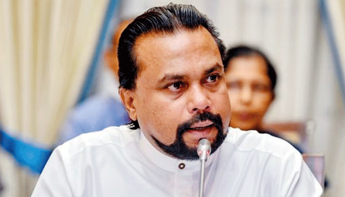 මන්ත්රී විමල්ගේ නිවස ගිනි තැබූ බව කියන තිදෙනෙක් අල්ලයි මන්ත්රී විමල්ගේ නිවස ගිනි තැබූ බව කියන තිදෙනෙක් අල්ලයි