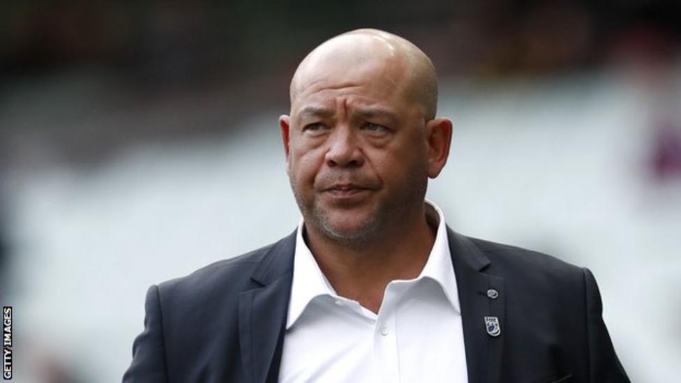 හිටපු ඕස්ට්‍රේලියානු ක්‍රිකට් ක්‍රීඩක Andrew Symonds රිය අනතුරකින් ජීවිතක්ෂයට