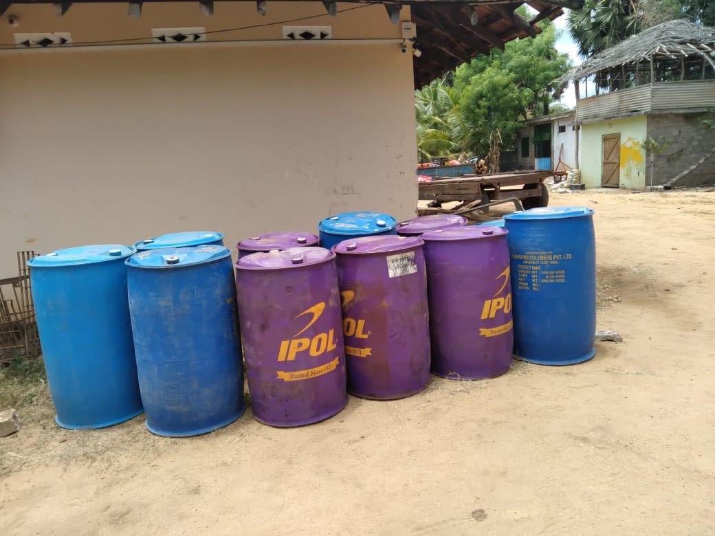 ඉන්ධන ලීටර් 2,000ක් සමග දෙදෙනෙක් අත්අඩංගුවට ඉන්ධන ලීටර් 2,000ක් සමග දෙදෙනෙක් අත්අඩංගුවට