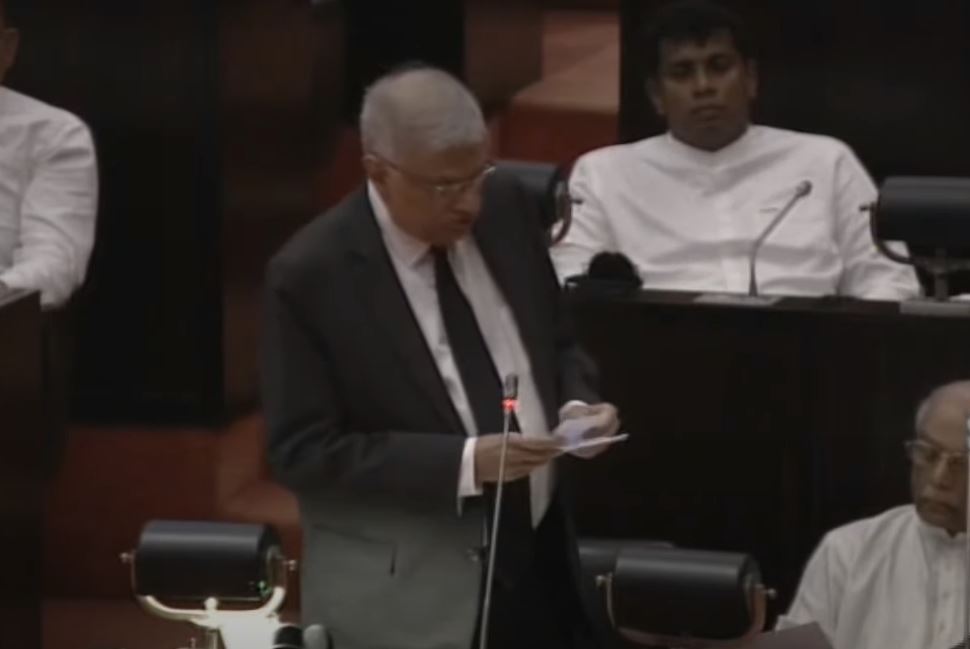 රැජින වෙනුවෙන් මෙරට පාර්ලිමේන්තුවේදී ජනපති සිය ශෝකය පළ කරයි රැජින වෙනුවෙන් මෙරට පාර්ලිමේන්තුවේදී ජනපති සිය ශෝකය පළ කරයි