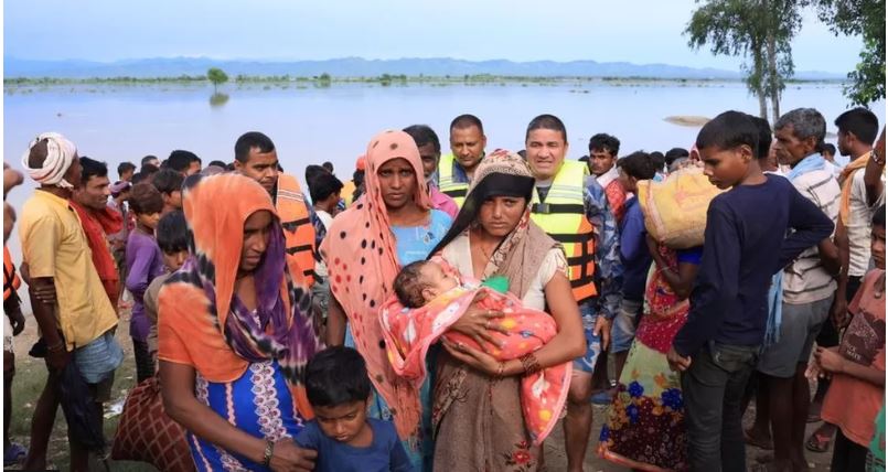 නේපාලයේ ගංවතුර සහ නායයෑම් හේතුවෙන් 33ක් මරුට -22ක් අතුරුදන්