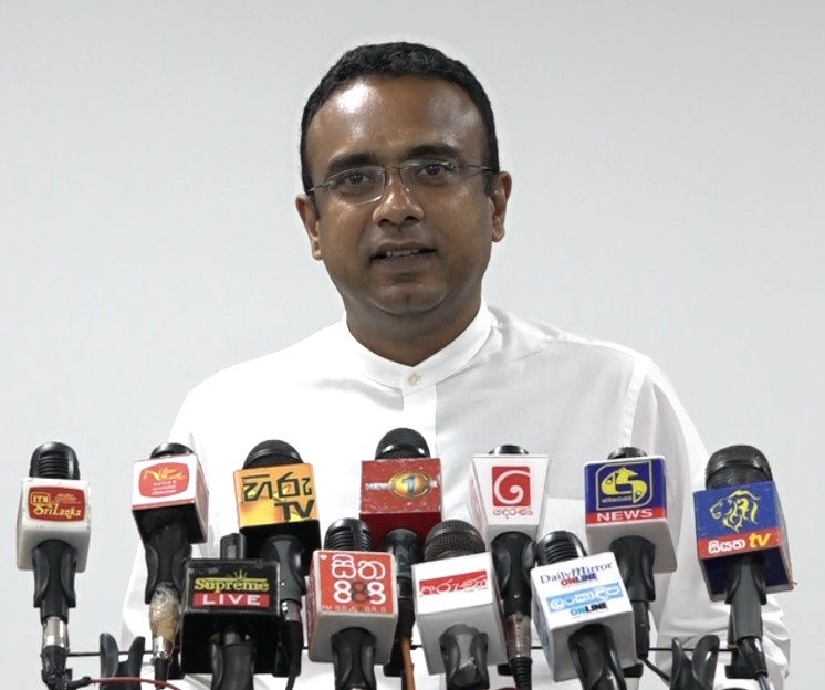 හොර පාරෙන් රට ගිය අයට මනුෂගෙන් අනතුරු ඇඟවීම් – (VIDEO)