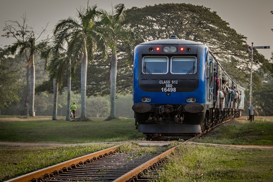 කැළණිවැලි දුම්රිය විදුලි දුම්රියක් කිරීමේ සිහිනයක්