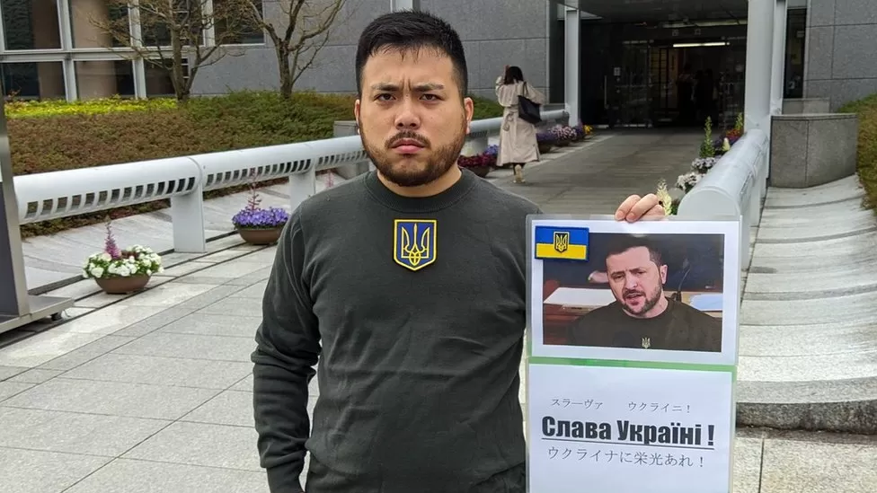 උපාධිය ලබා ගැනීමට Zelensky ලෙස සැරසුණු ජපන් විශ්ව විද්‍යාල සිසුවා