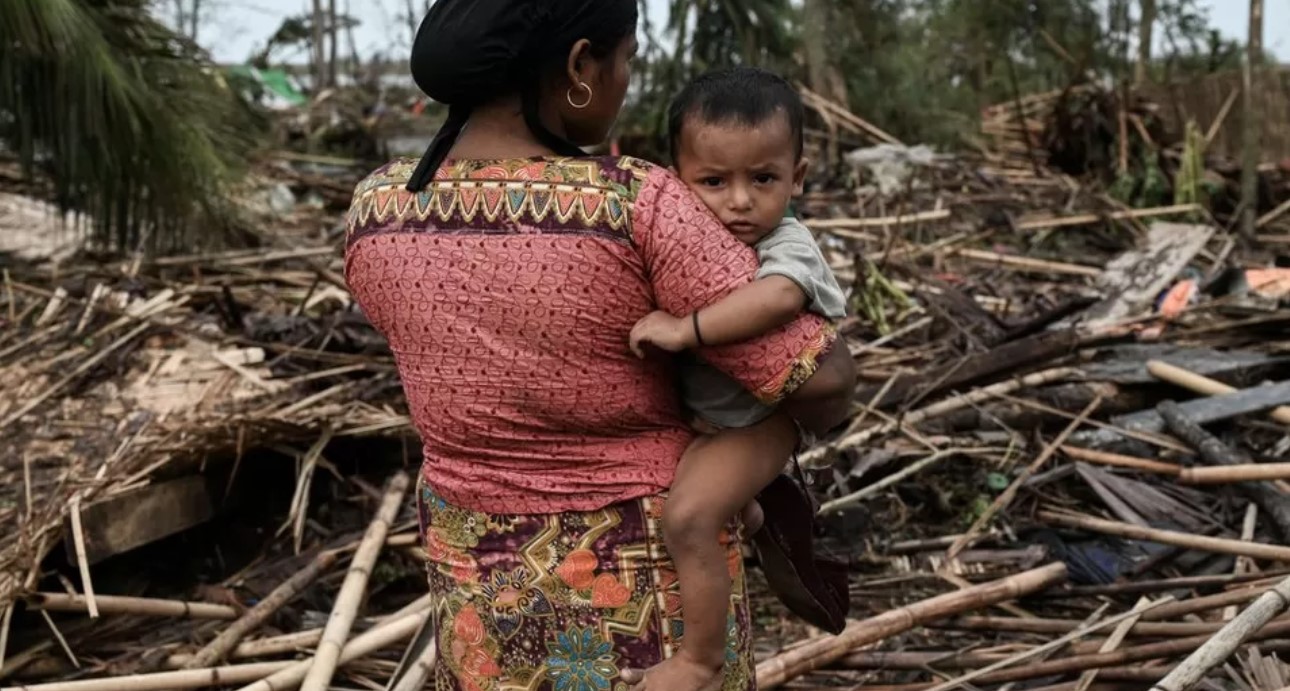 මියන්මාරයට බලපෑ සුළි කුණාටුවෙන් මියගිය ගණන ඉහළට