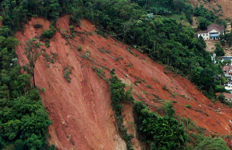 දිස්ත්රික්ක 05කට නායයෑම් අනතුරු ඇඟවීම් තවදුරටත් දිස්ත්රික්ක 05කට නායයෑම් අනතුරු ඇඟවීම් තවදුරටත්