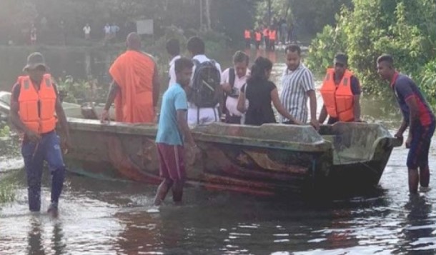 අයහපත් කාලගුණය හේතුවෙන් සාමාන්ය පෙළ විභාගයට පෙනී සිටින දරුවන්ට ප්රවාහන පහසුකම් අයහපත් කාලගුණය හේතුවෙන් සාමාන්ය පෙළ විභාගයට පෙනී සිටින දරුවන්ට ප්රවාහන පහසුකම්