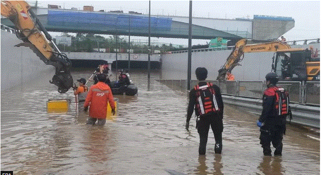 ගංවතුර සහ නායයෑම් හේතුවෙන් දකුණු කොරියාවේ 40ක් මරුට -මරණ ගණන ඉහළ යා හැකි බවට අනතුරු ඇඟවීමක්