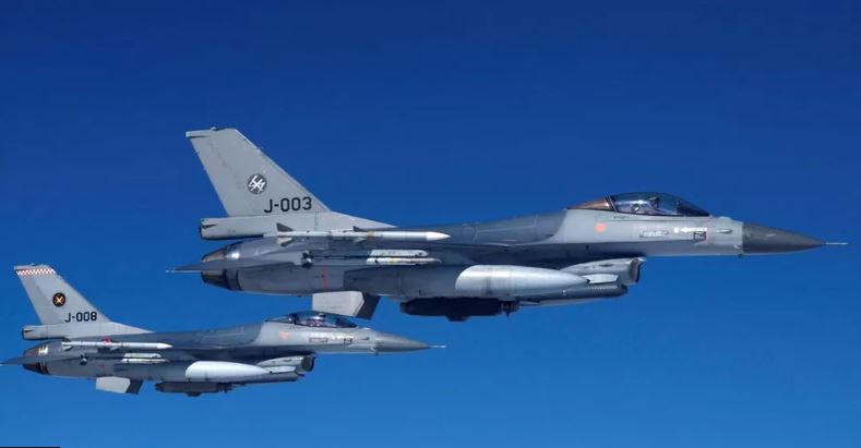 අමෙරිකාවෙන් යුක්‍රේනයට F-16 යුධ ගුවන් යානයක්