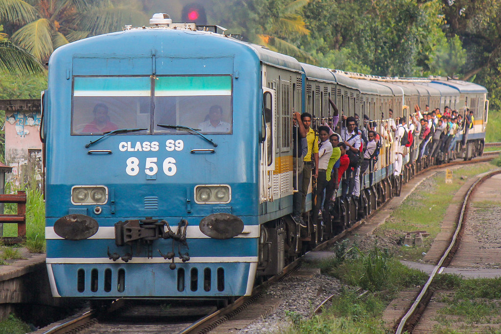 දුම්රිය සේවකයින් 14,869ක් – දීමනා ගෙවන්න මාසිකව රු.මි.1200ක් දුම්රිය සේවකයින් 14,869ක් – දීමනා ගෙවන්න මාසිකව රු.මි.1200ක්