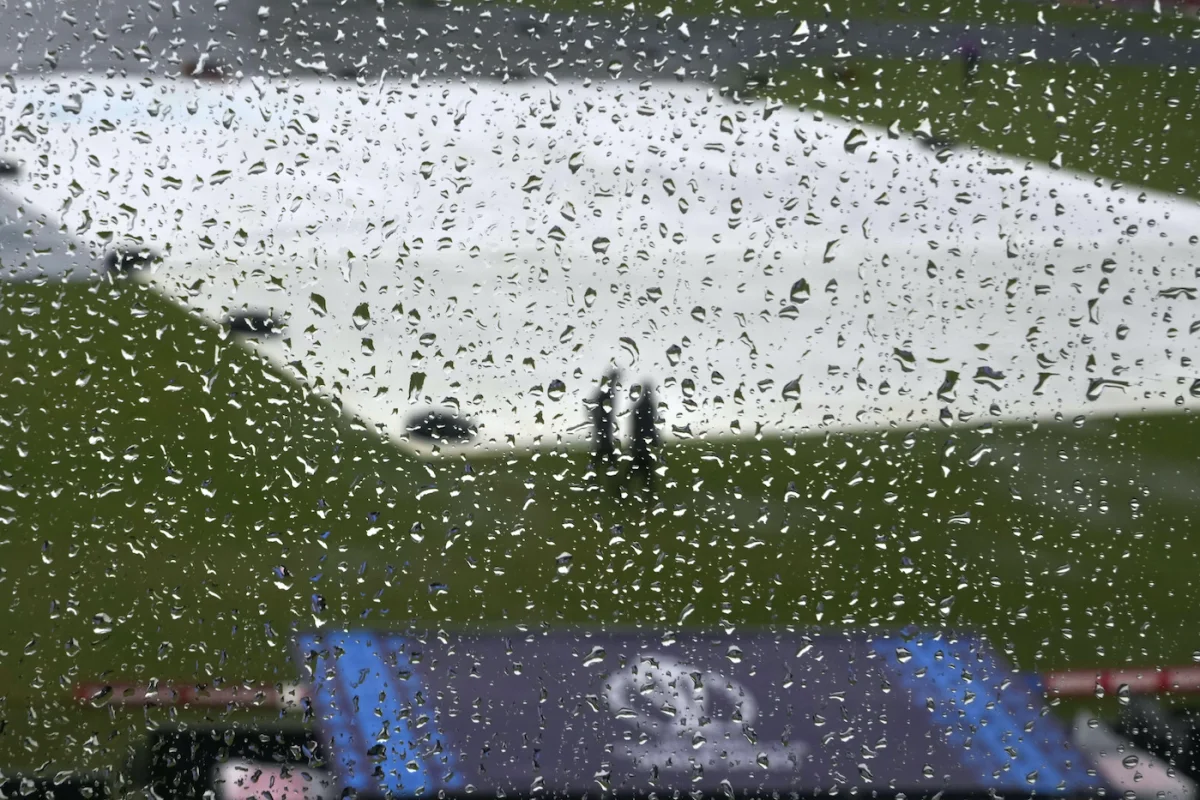 ලෝක කුසලානයේ පුහුණු තරගවලට වර්ෂාවෙන් බාධා