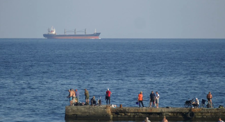 නව මාර්ගයක් භාවිත කරමින් ධාන්‍ය නැව් යුක්‍රේනයට