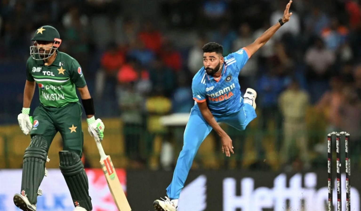 පාකිස්ථාන කණ්ඩායමට ලකුණු 357ක ඉලක්කයක්