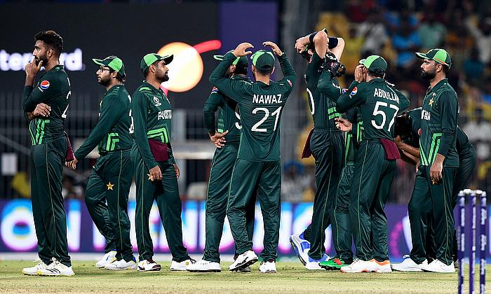 කාසියේ වාසිය දිනූ පාකිස්ථානය පළමුව පන්දු රකියි කාසියේ වාසිය දිනූ පාකිස්ථානය පළමුව පන්දු රකියි