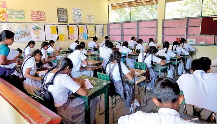 සාමාන්‍ය පෙළ පළමුවැන්නා මහනුවරින් – දෙවැන්නා යාපනයෙන් (VIDEO)