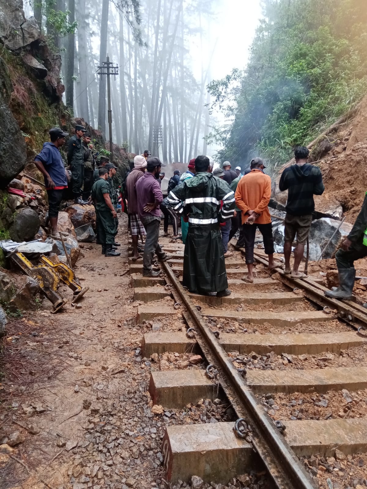 උඩරට මාර්ගයේ ධාවන කටයුතු යථා තත්ත්වයට