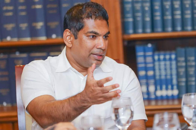 ඉල්ලා අස්වීම් ලිපි දෙනවා නම් ඉක්මනින් භාරගන්න -ඇමති කංචන දන්වයි-