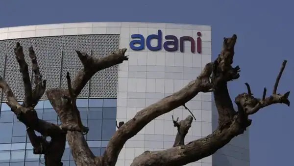 මෙරට ගුවන් තොටුපළ 3ක් කළමනාකරණයට එන Adani ?