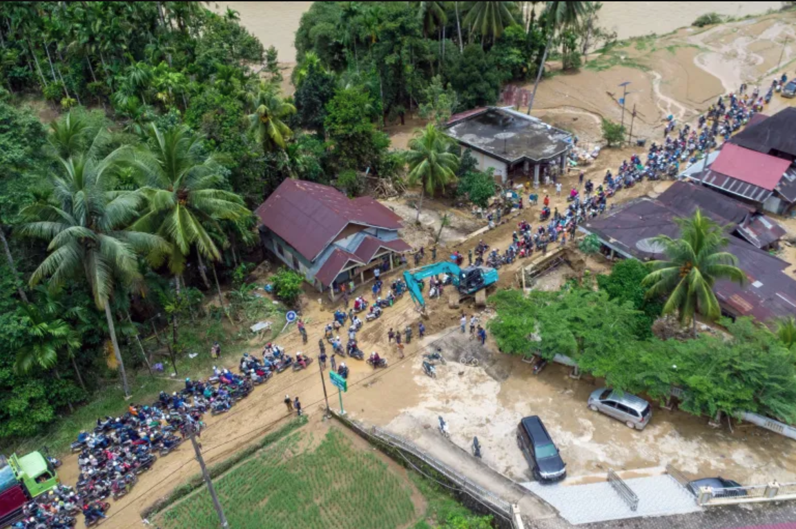 ඉන්දුනීසියාවේ සුමාත්‍රා දූපතට බලපෑ ආපදා තත්ත්වයෙන් 19 දෙනෙකු මරුට