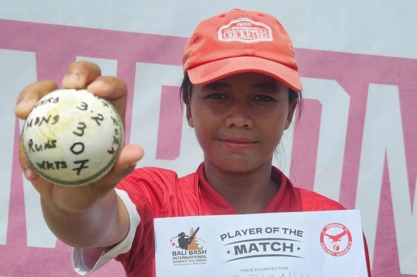 ප්‍රථම ජාත්‍යන්තර තරගයේදීම ලකුණු 0ට කඩුලු 07ක් දවාගත් රොහ්මාලියා