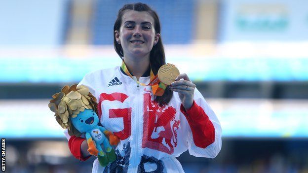 පැරාලිම්පික් ශූරිය Hollie Arnold නැවතත් පිටියට පැරාලිම්පික් ශූරිය Hollie Arnold නැවතත් පිටියට