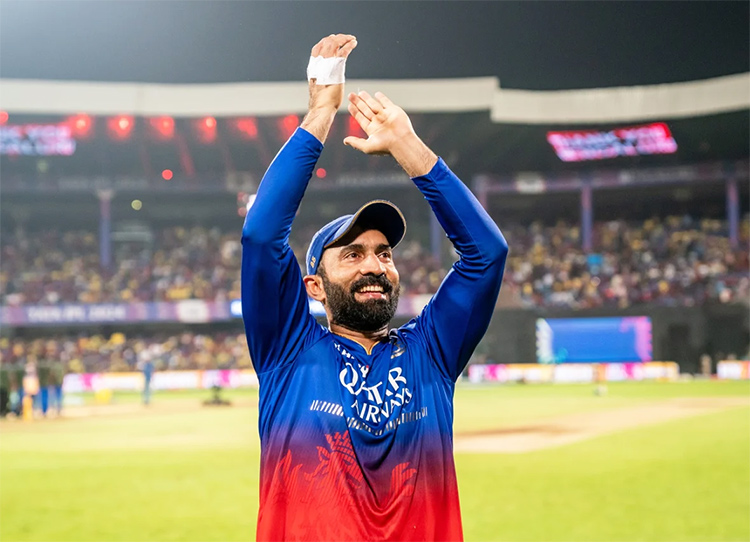 IPL පිටියට සමුදුන් කාර්තික්