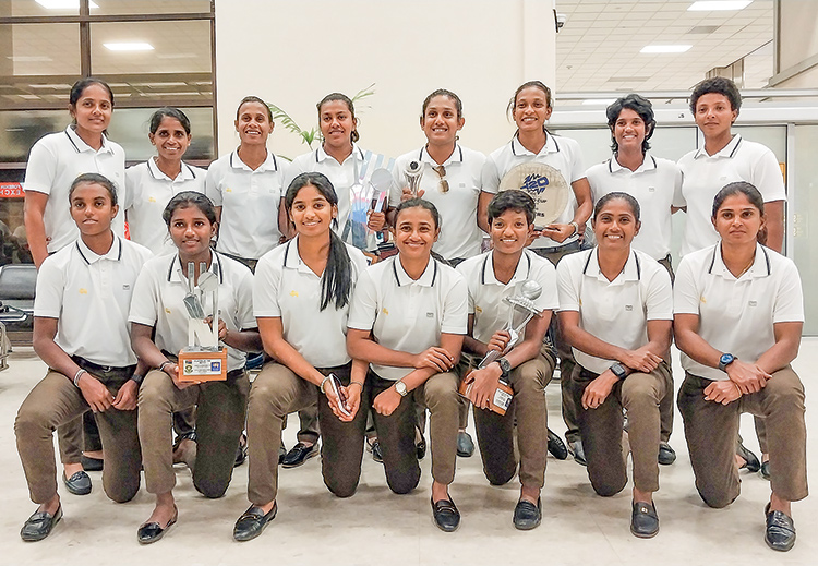 දිවයිනට ආ ජයග්‍රාහී ශ්‍රී ලංකා ක්‍රීඩිකාවෝ