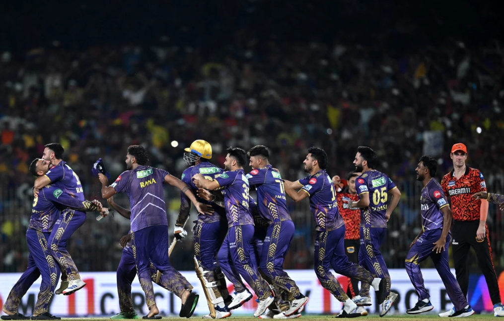 මෙවර IPL කිරුළ කොල්කටා නයිට් රයිඩර්ස්ට මෙවර IPL කිරුළ කොල්කටා නයිට් රයිඩර්ස්ට