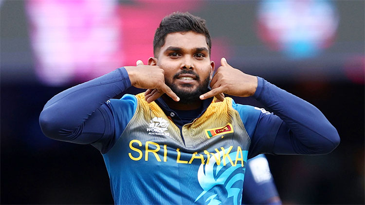 විස්සයි විස්ස තුන් ඉරියව් ක්රීඩකයින් අතර පෙරමුණට වනිඳු විස්සයි විස්ස තුන් ඉරියව් ක්රීඩකයින් අතර පෙරමුණට වනිඳු