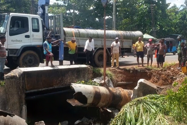 පුපුරා ගිය ජල නළයේ අලුත්වැඩියා කටයුතු අවසන්