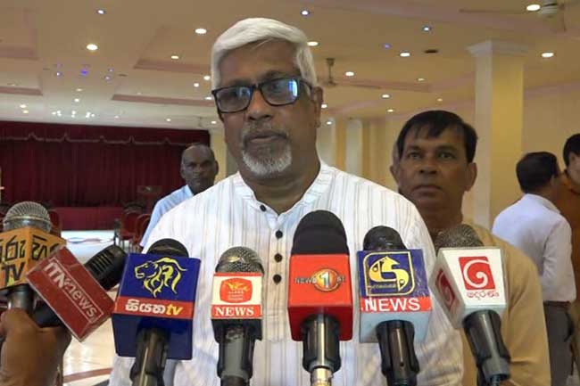 ඡන්දය තියන්න සූදානම්වන මැතිවරණ කොමිසම