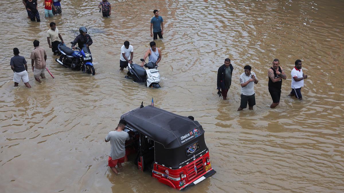 පවතින ආපදා තත්ත්වය නිසා 13ක් මරුට – 05ක් අතුරුදන්