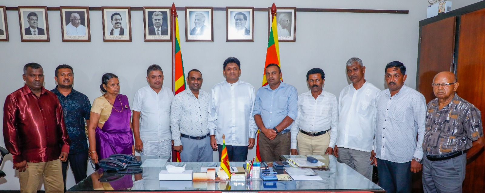 පොහොට්ටුවේ ප්‍රාදේශීය සභා මන්ත්‍රීවරුන් රැසක් සජබයට