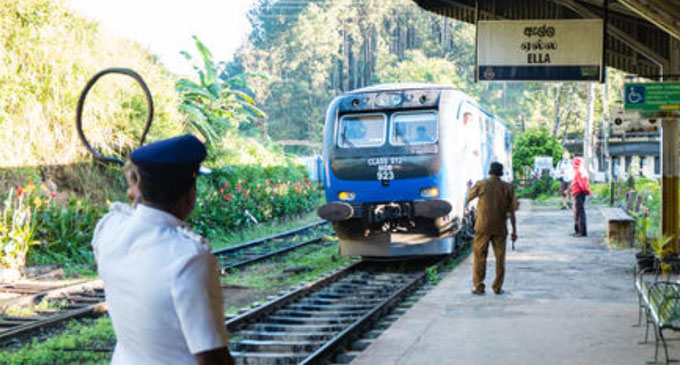 දුම්රිය ස්ථානාධිපතිවරු අද වර්ජනයක (VIDEO)